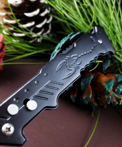 Alternative view of Desenli Düğmeli Çakı